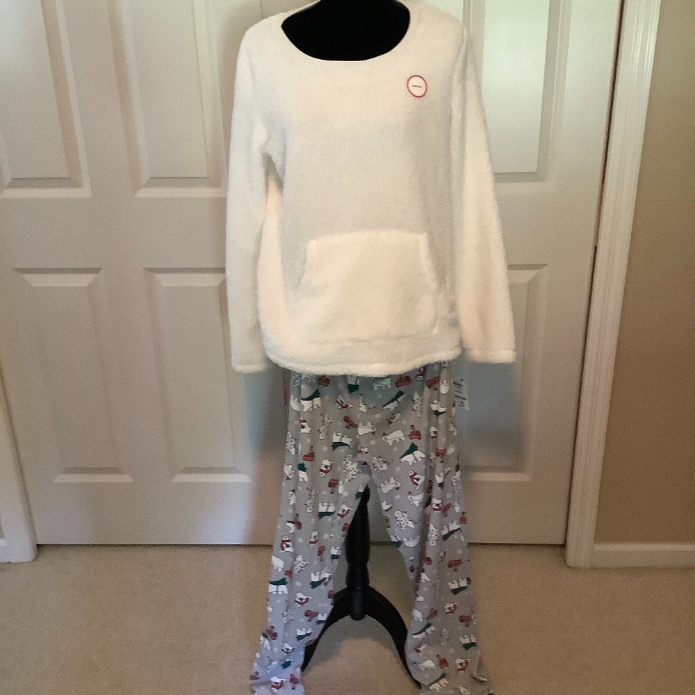 NWT Ladies Winter Pajamas Size M and Size L